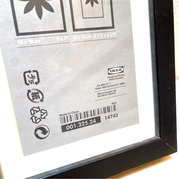 IKEA Frame ‘Ribba’ fits 5x7 or 4x 6. Black. Deep Frame with Mat. NWT. - Picture 2 of 6